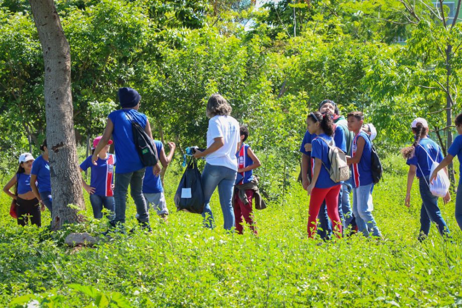 Alunos da Escola Profº. Ramez Tebet participam da Ação Lixo Zero na 2ª Lagoa