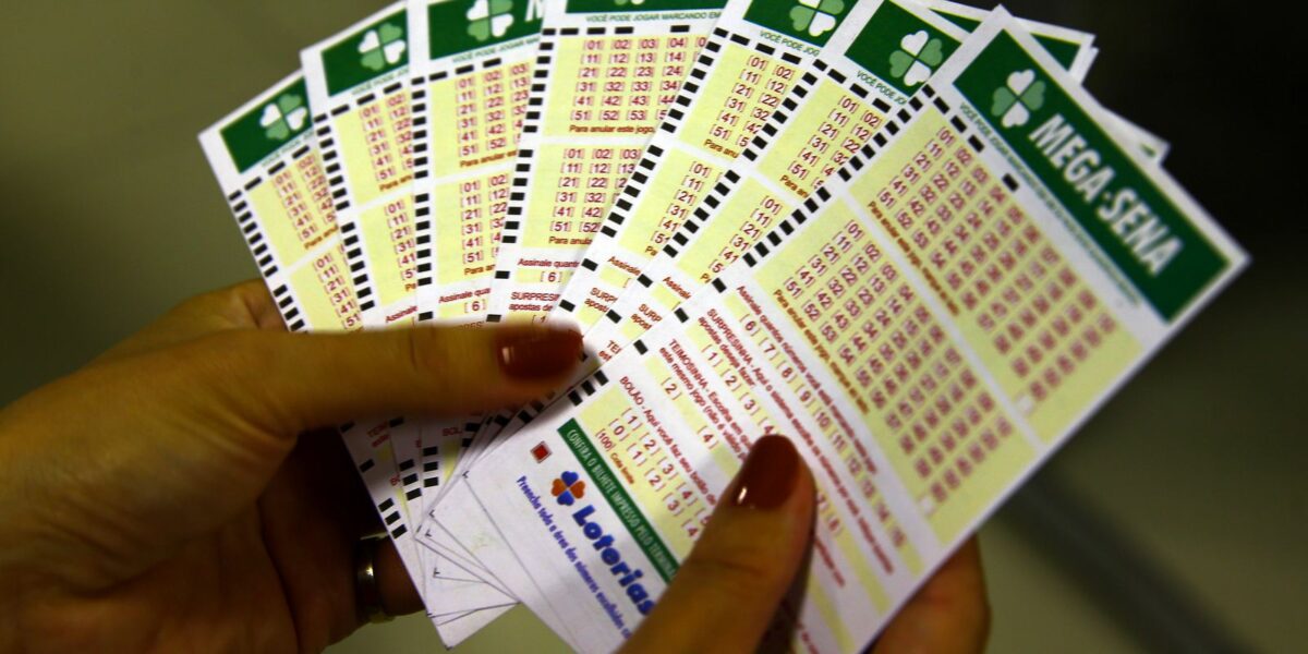 Mega-Sena deste sábado deve pagar prêmio de R$ 8 milhões Mega-Sena deste sábado deve pagar prêmio de R$ 8 milhões