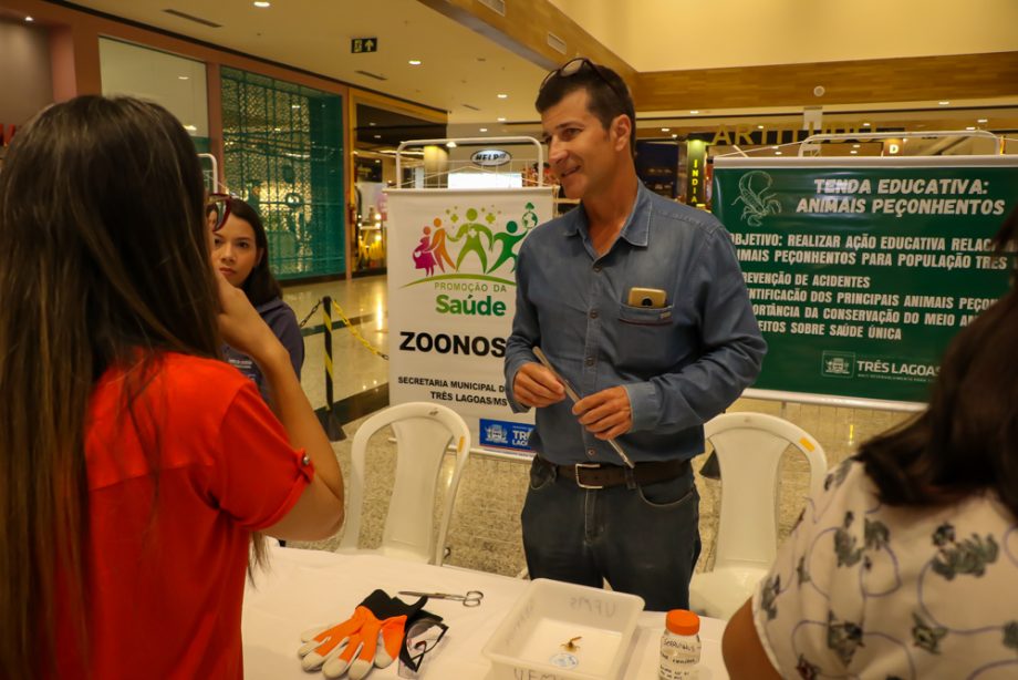 Cerca de 300 pessoas prestigiaram Tenda Educativa da SMS e UFMS no Shopping Três Lagoas Cerca de 300 pessoas prestigiaram Tenda Educativa da SMS e UFMS no Shopping Três Lagoas
