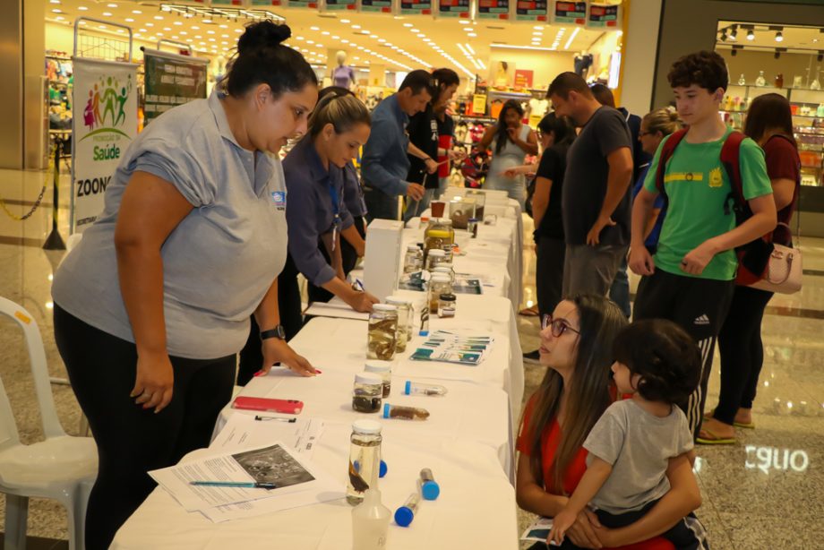 Cerca de 300 pessoas prestigiaram Tenda Educativa da SMS e UFMS no Shopping Três Lagoas Cerca de 300 pessoas prestigiaram Tenda Educativa da SMS e UFMS no Shopping Três Lagoas