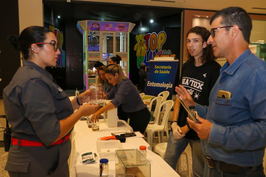 Cerca de 300 pessoas prestigiaram Tenda Educativa da SMS e UFMS no Shopping Três Lagoas Cerca de 300 pessoas prestigiaram Tenda Educativa da SMS e UFMS no Shopping Três Lagoas