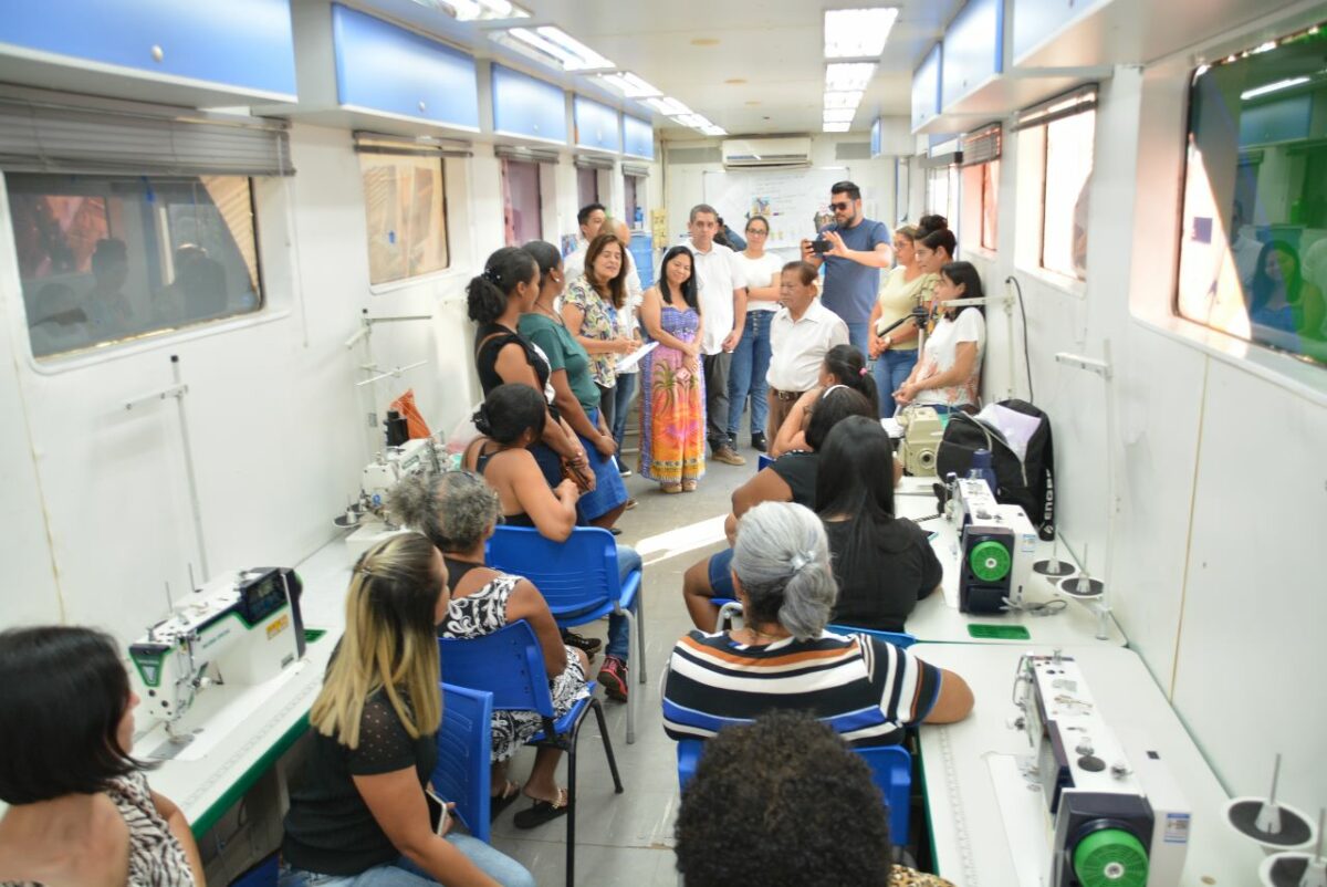 <strong>Akira entrega certificados para participantes do curso de costura oferecido pelo Cidade Empreendedora em Bataguassu</strong> <strong>Akira entrega certificados para participantes do curso de costura oferecido pelo Cidade Empreendedora em Bataguassu</strong>
