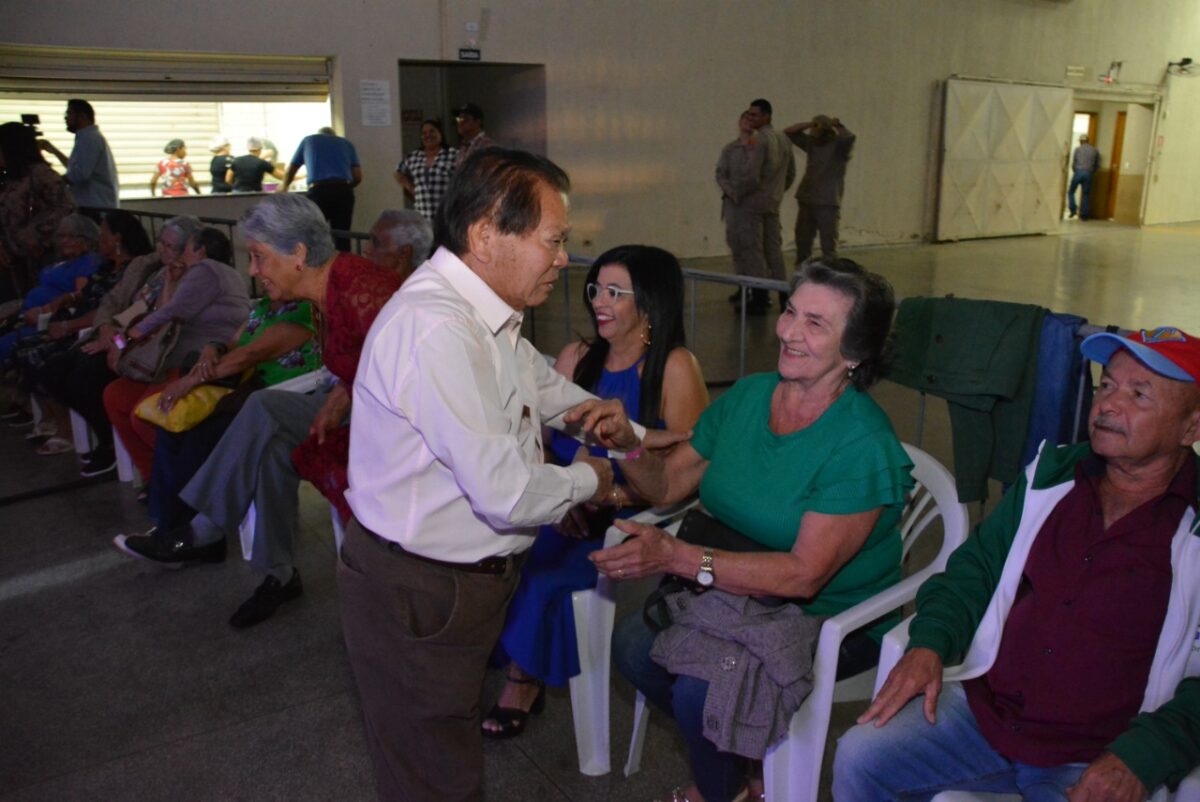 <strong>Com show da Banda Lilás, Bataguassu sediou 1º Encontro Regional da Melhor Idade</strong>