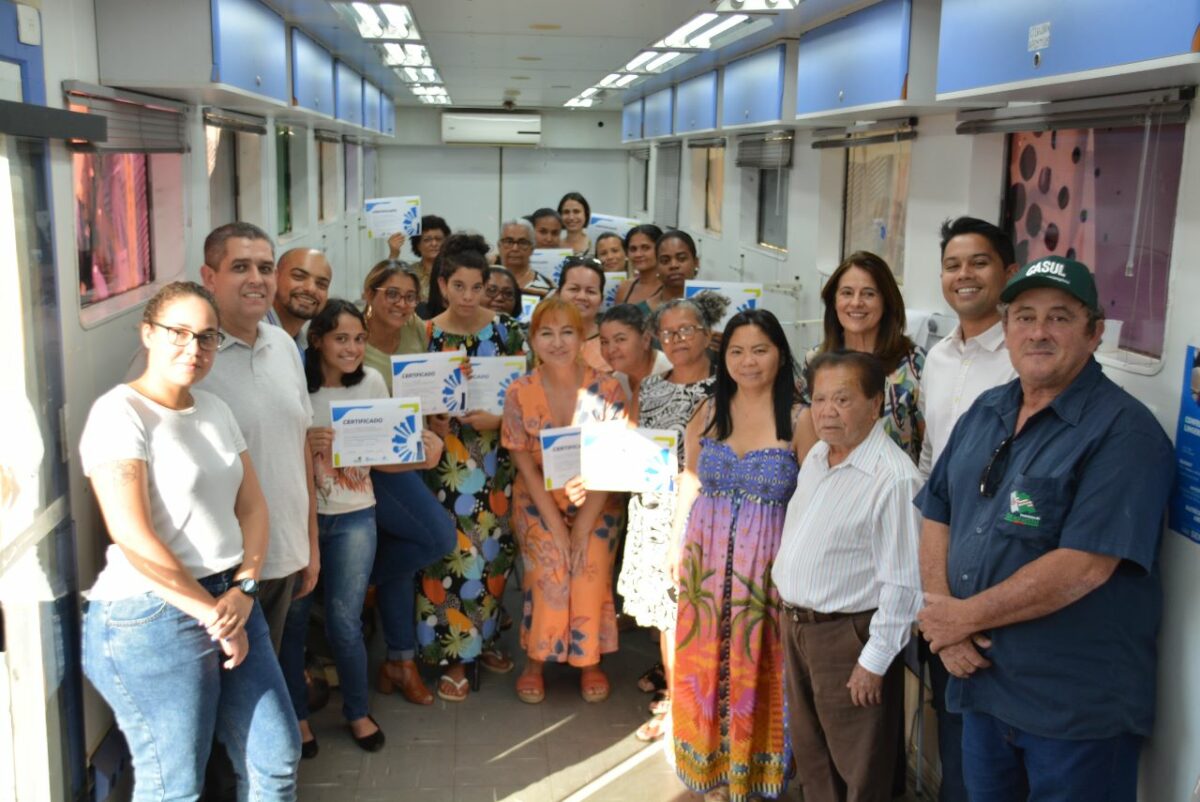 <strong>Akira entrega certificados para participantes do curso de costura oferecido pelo Cidade Empreendedora em Bataguassu</strong> <strong>Akira entrega certificados para participantes do curso de costura oferecido pelo Cidade Empreendedora em Bataguassu</strong>