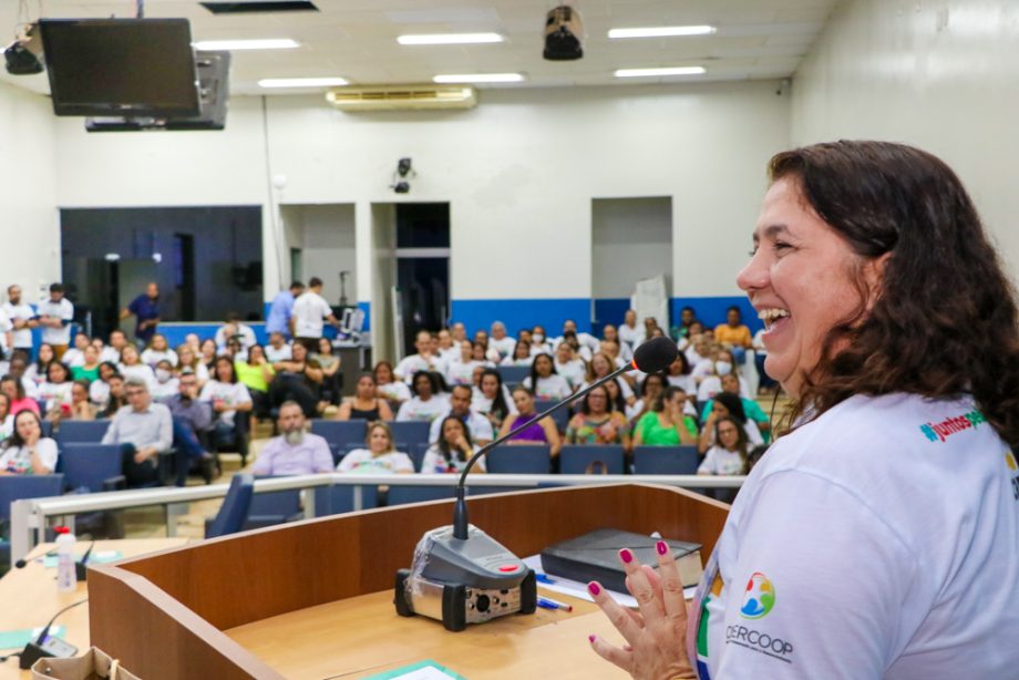 Em Seminário da “Promoção dos Direitos da 1ª Infância” palestrante elogia estrutura de TL Em Seminário da “Promoção dos Direitos da 1ª Infância” palestrante elogia estrutura de TL