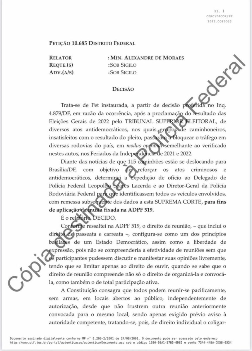 Moraes bloqueia contas de 43 empresas por financiar atos antidemocráticos; veja lista