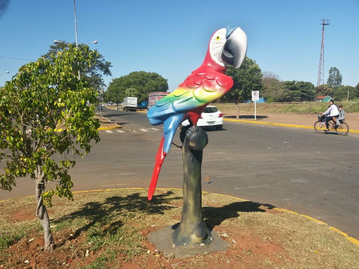 Monumentos e obras alusivas à fauna de Três Lagoas passam por revitalização