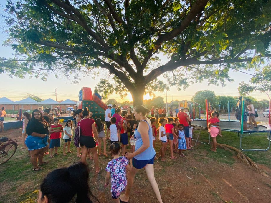 Famílias do bairro Vila Verde se divertiram com atrações do projeto “Vida na Praça”, confira as fotos Famílias do bairro Vila Verde se divertiram com atrações do projeto “Vida na Praça”, confira as fotos
