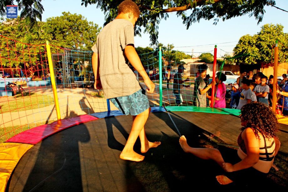 Famílias do bairro Vila Verde se divertiram com atrações do projeto “Vida na Praça”, confira as fotos Famílias do bairro Vila Verde se divertiram com atrações do projeto “Vida na Praça”, confira as fotos