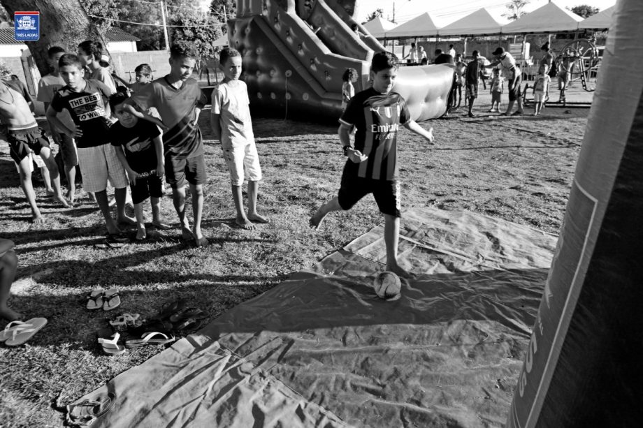 Famílias do bairro Vila Verde se divertiram com atrações do projeto “Vida na Praça”, confira as fotos Famílias do bairro Vila Verde se divertiram com atrações do projeto “Vida na Praça”, confira as fotos