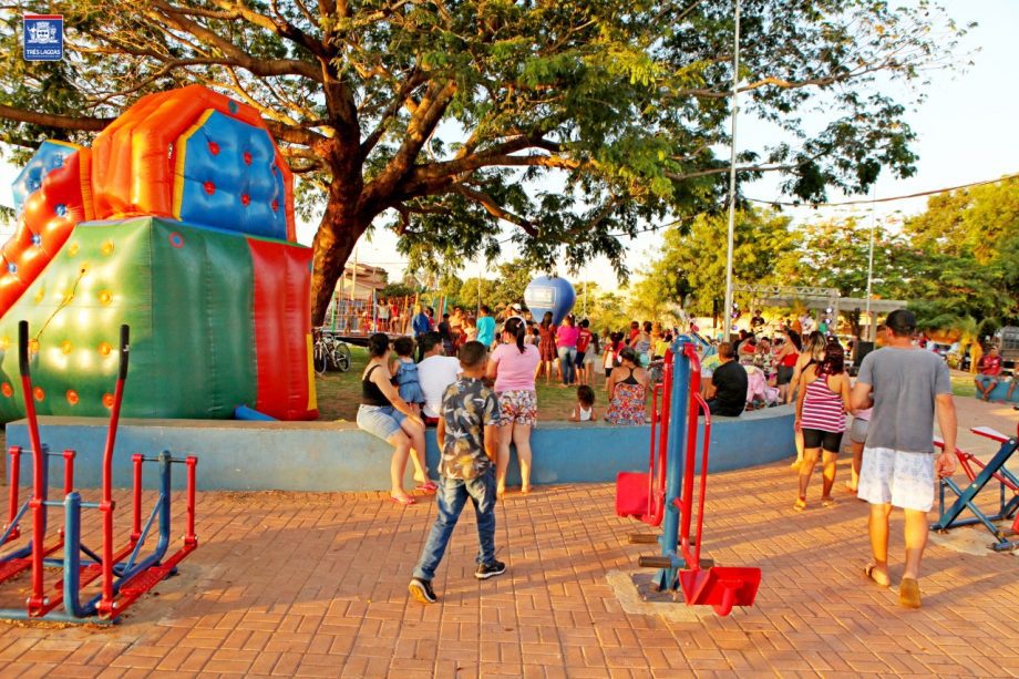 Famílias do bairro Vila Verde se divertiram com atrações do projeto “Vida na Praça”, confira as fotos Famílias do bairro Vila Verde se divertiram com atrações do projeto “Vida na Praça”, confira as fotos