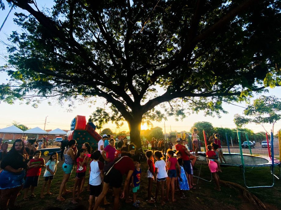 Famílias do bairro Vila Verde se divertiram com atrações do projeto “Vida na Praça”, confira as fotos Famílias do bairro Vila Verde se divertiram com atrações do projeto “Vida na Praça”, confira as fotos