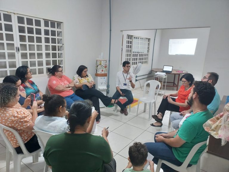 Novas famílias são capacitadas para fazer parte do programa “Família Acolhedora” em Três Lagoas