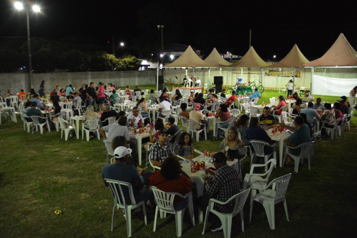 O prefeito de Bataguassu Akira prestigia comemoração alusiva ao Dia do Servidor Público