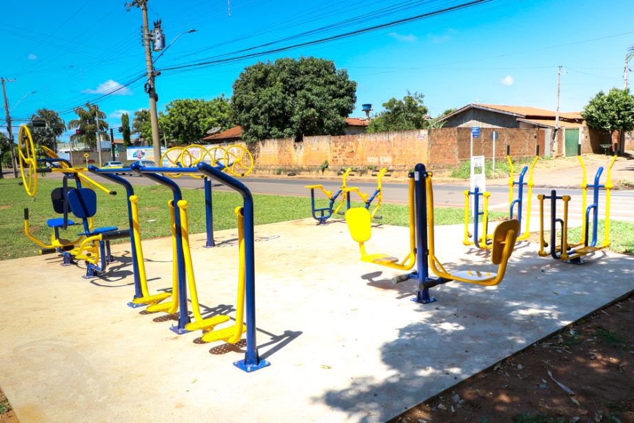 Moradores do bairro Vila Haro e Jardim das Oliveiras ganham academia ao ar livre Moradores do bairro Vila Haro e Jardim das Oliveiras ganham academia ao ar livre