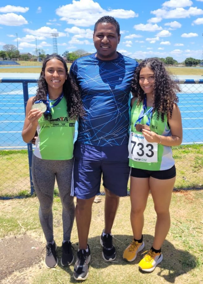 Atletas de SEJUVEL garantem 5 medalhas de ouro, 1 prata e 1 bronze no Campeonato Estadual de Atletismo em Campo Grande Atletas de SEJUVEL garantem 5 medalhas de ouro, 1 prata e 1 bronze no Campeonato Estadual de Atletismo em Campo Grande