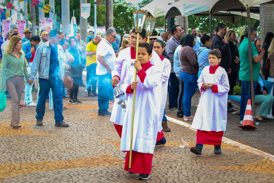 Cemitério Municipal recebeu cerca de 10 mil pessoas no Dia de Finados