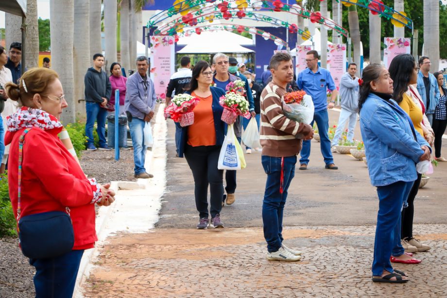 Cemitério Municipal recebeu cerca de 10 mil pessoas no Dia de Finados