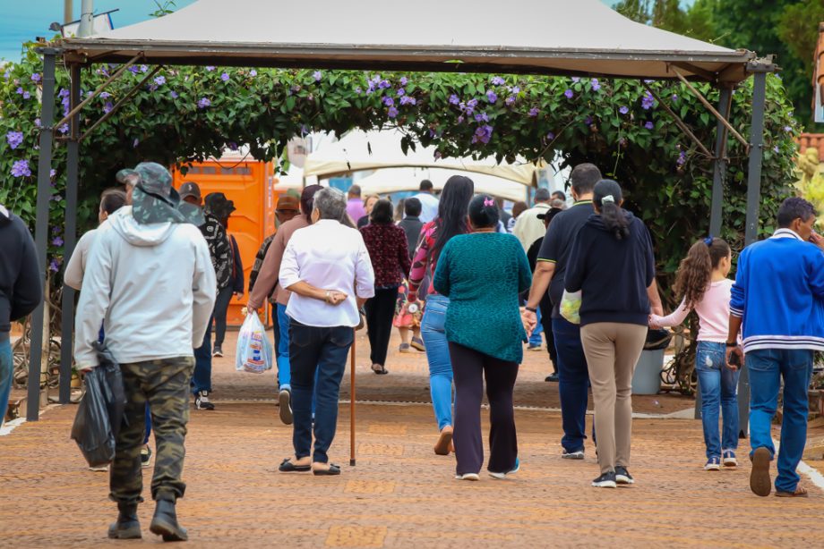 Cemitério Municipal recebeu cerca de 10 mil pessoas no Dia de Finados
