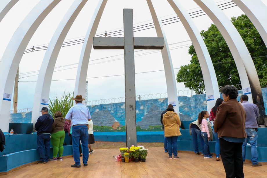 Cemitério Municipal recebeu cerca de 10 mil pessoas no Dia de Finados