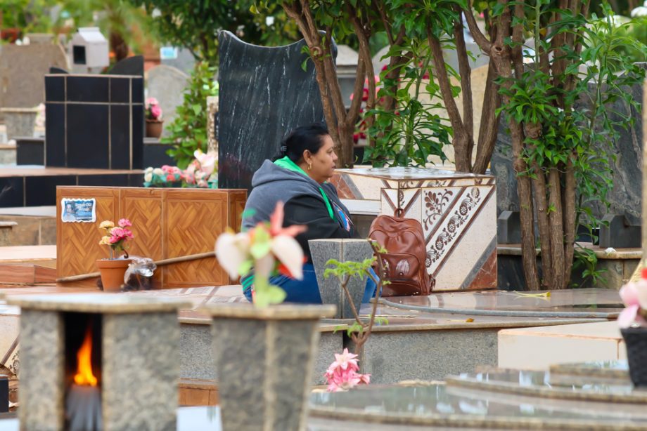 Cemitério Municipal recebeu cerca de 10 mil pessoas no Dia de Finados