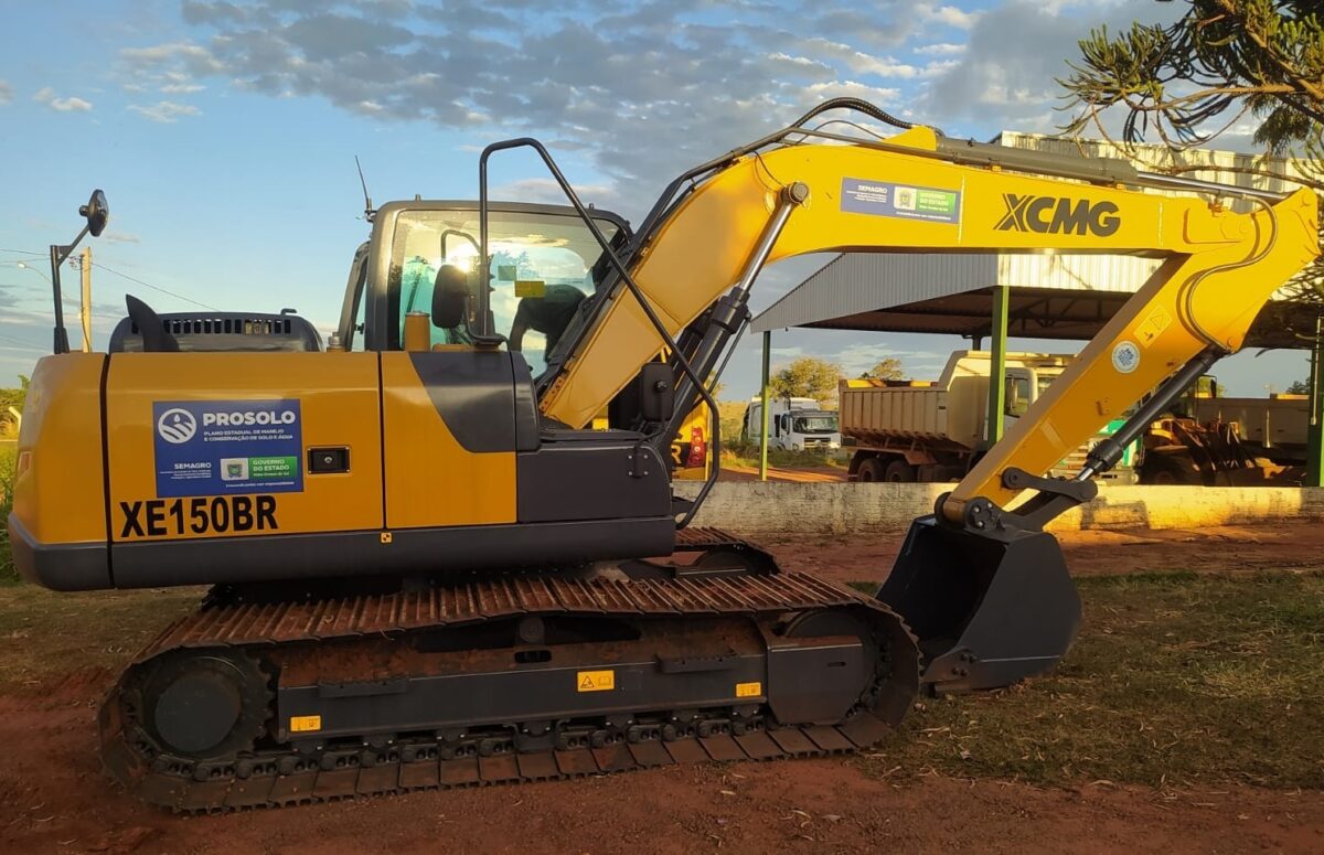<strong>Prefeitura de Bataguassu recebe máquina escavadeira hidráulica para reforçar ações de infraestrutura</strong> <strong>Prefeitura de Bataguassu recebe máquina escavadeira hidráulica para reforçar ações de infraestrutura</strong>