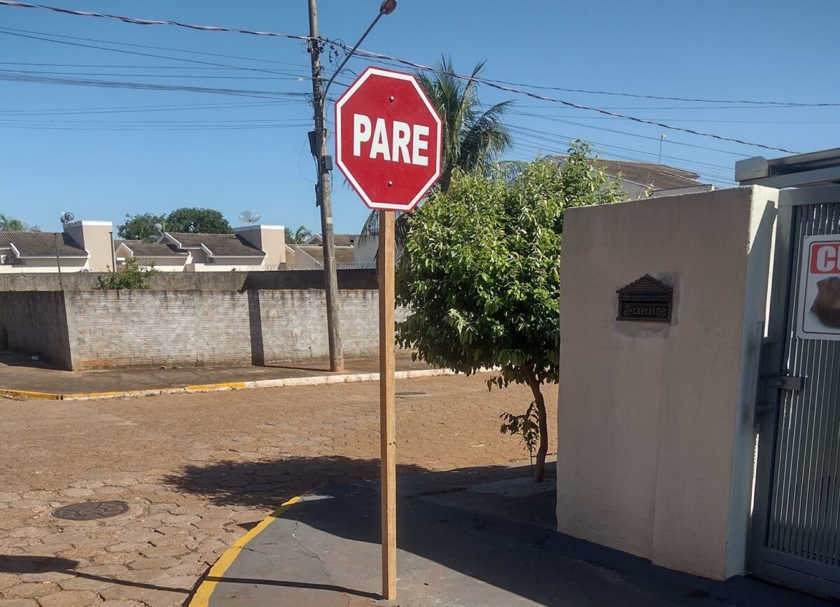 <strong>Prefeitura instala sinalização viária em pontos de Bataguassu</strong> <strong>Prefeitura instala sinalização viária em pontos de Bataguassu</strong>