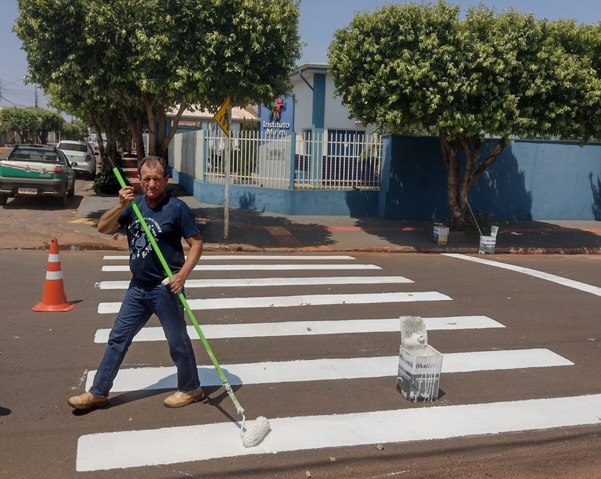 <strong>Prefeitura instala sinalização viária em pontos de Bataguassu</strong> <strong>Prefeitura instala sinalização viária em pontos de Bataguassu</strong>