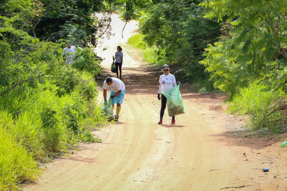 Mutirão de Limpeza retira aproximadamente 300 Kg de lixo da Cascalheira e encerra Semana “Lixo Zero” em Três Lagoas Mutirão de Limpeza retira aproximadamente 300 Kg de lixo da Cascalheira e encerra Semana “Lixo Zero” em Três Lagoas