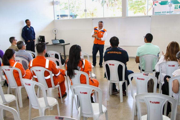 Defesa Civil, Bombeiros e representantes da Indústria se reúnem para apresentação do Plano de Ação Mútua Defesa Civil, Bombeiros e representantes da Indústria se reúnem para apresentação do Plano de Ação Mútua