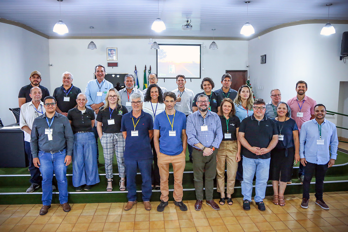 Representantes do ISI Biomassa debatem com parceiros aproveitamento de biomassa a partir da bocaiuva Representantes do ISI Biomassa debatem com parceiros aproveitamento de biomassa a partir da bocaiuva