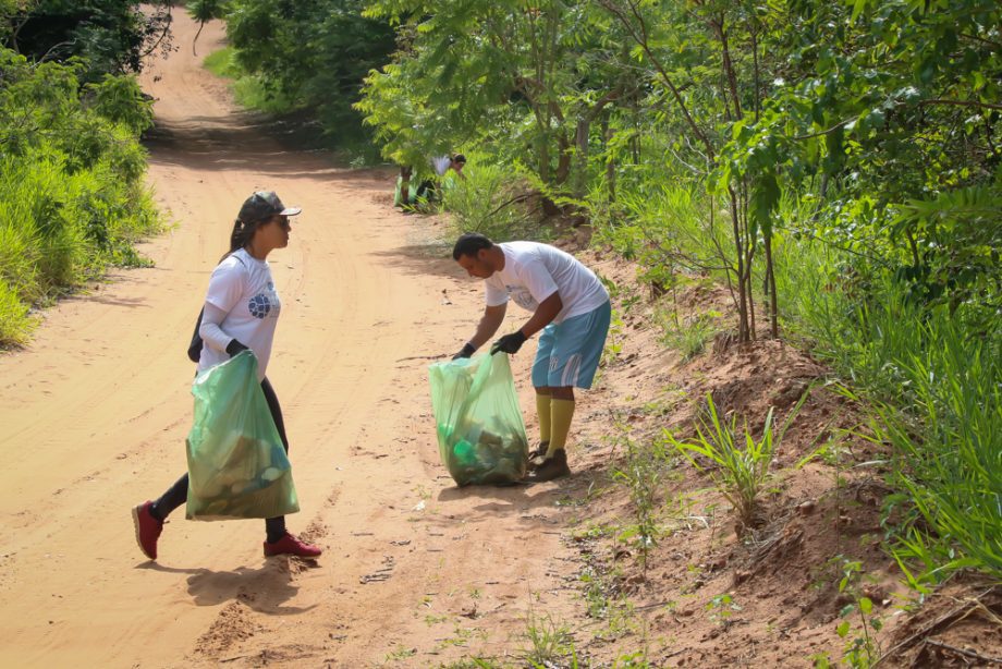Mutirão de Limpeza retira aproximadamente 300 Kg de lixo da Cascalheira e encerra Semana “Lixo Zero” em Três Lagoas Mutirão de Limpeza retira aproximadamente 300 Kg de lixo da Cascalheira e encerra Semana “Lixo Zero” em Três Lagoas