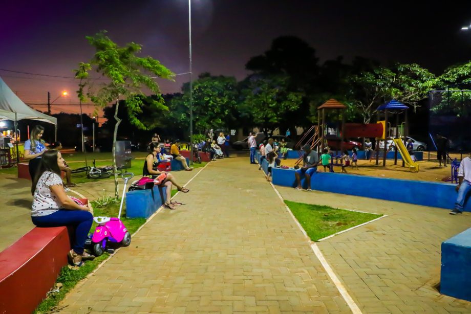 Projeto “Vida na Praça” garantiu alegria e diversão para moradores do bairro JK; confira as fotos
