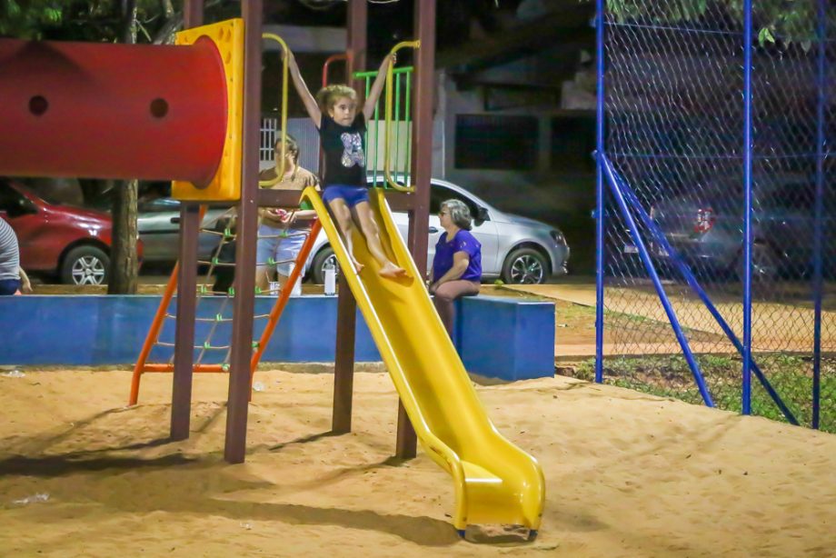 Projeto “Vida na Praça” garantiu alegria e diversão para moradores do bairro JK; confira as fotos