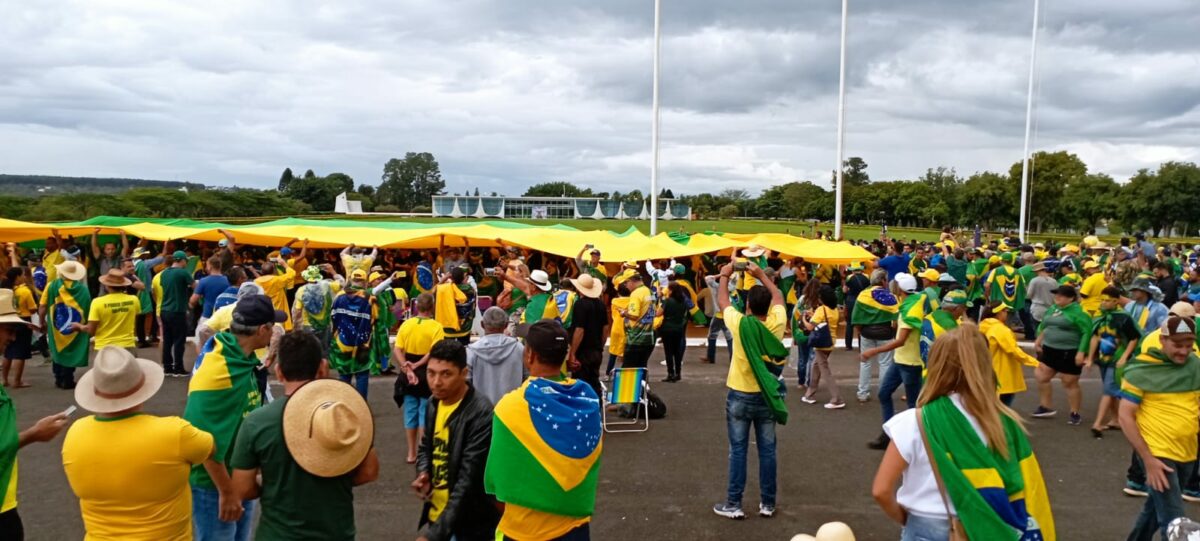 Multidão de verde e amarelo mostra que força patriota tem sido resistente em Brasília Multidão de verde e amarelo mostra que força patriota tem sido resistente em Brasília