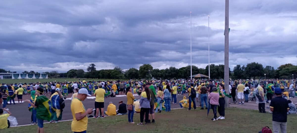 Multidão de verde e amarelo mostra que força patriota tem sido resistente em Brasília Multidão de verde e amarelo mostra que força patriota tem sido resistente em Brasília