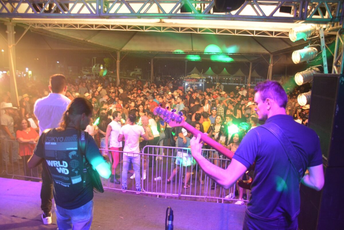 <strong>Bata Fest Rodeio supera expectativa de público em Bataguassu; Evento contou com atrações gratuitas</strong> <strong>Bata Fest Rodeio supera expectativa de público em Bataguassu; Evento contou com atrações gratuitas</strong>
