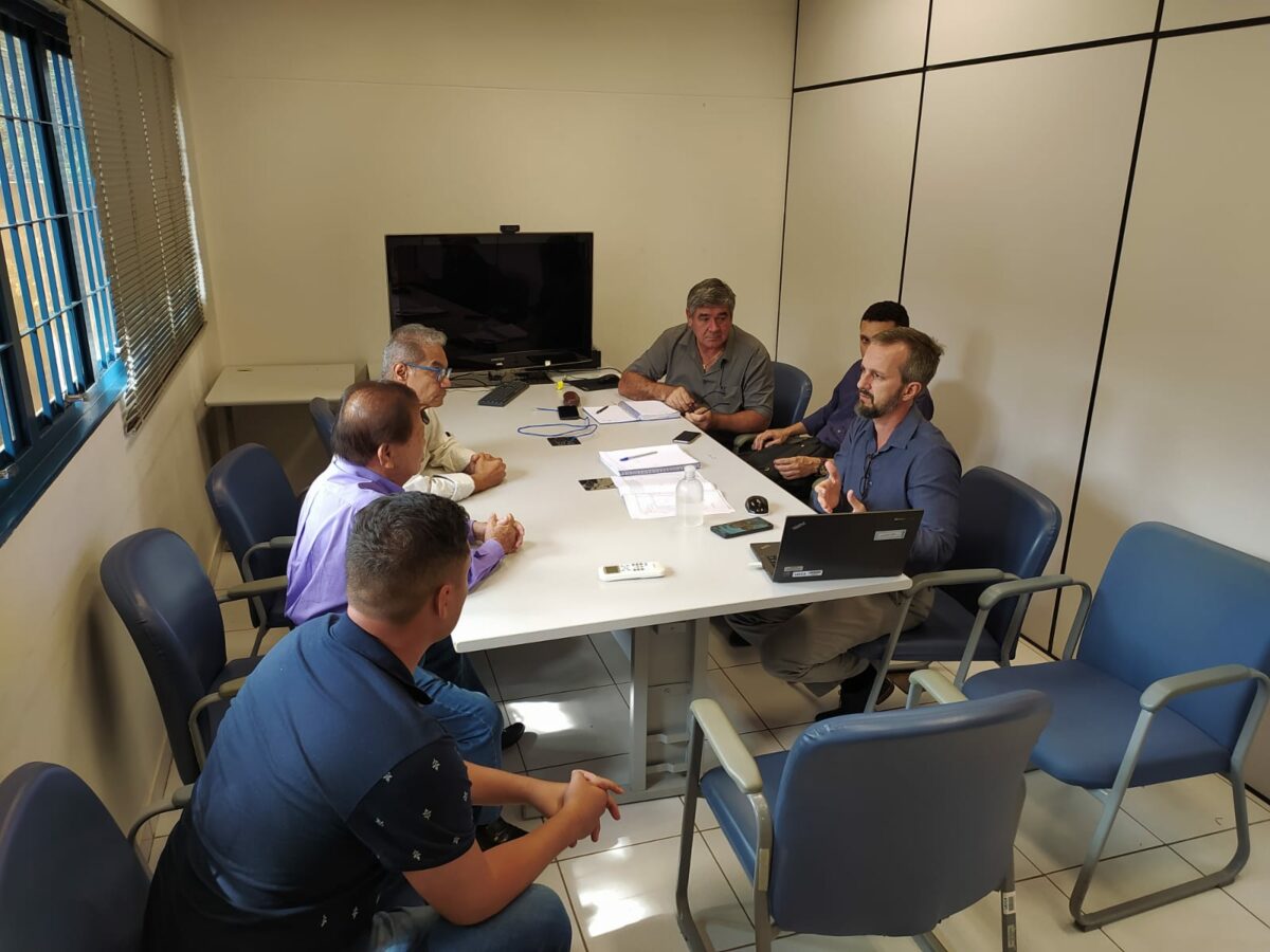 <strong>Em agenda na capital, Akira se reúne com representantes da CEF para discutir sobre projetos de infraestrutura para Bataguassu</strong> <strong>Em agenda na capital, Akira se reúne com representantes da CEF para discutir sobre projetos de infraestrutura para Bataguassu</strong>