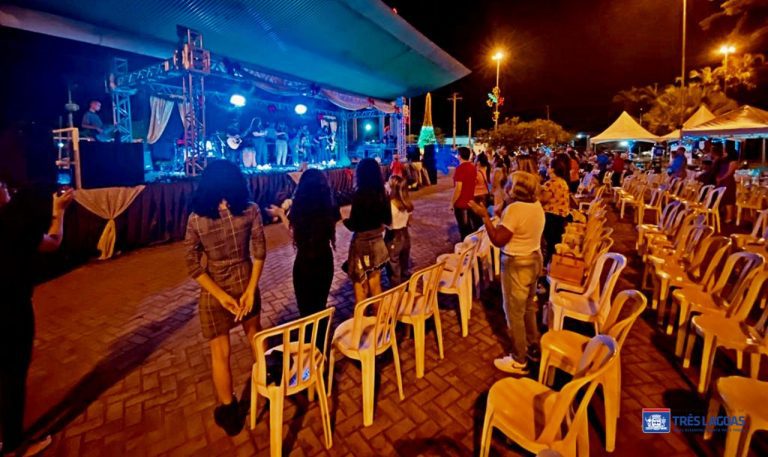 SERENATA DE NATAL –  Espetáculo de dança e muita música com shows do quarteto musical e projeto municipal são as atrações desta quarta-feira (21)