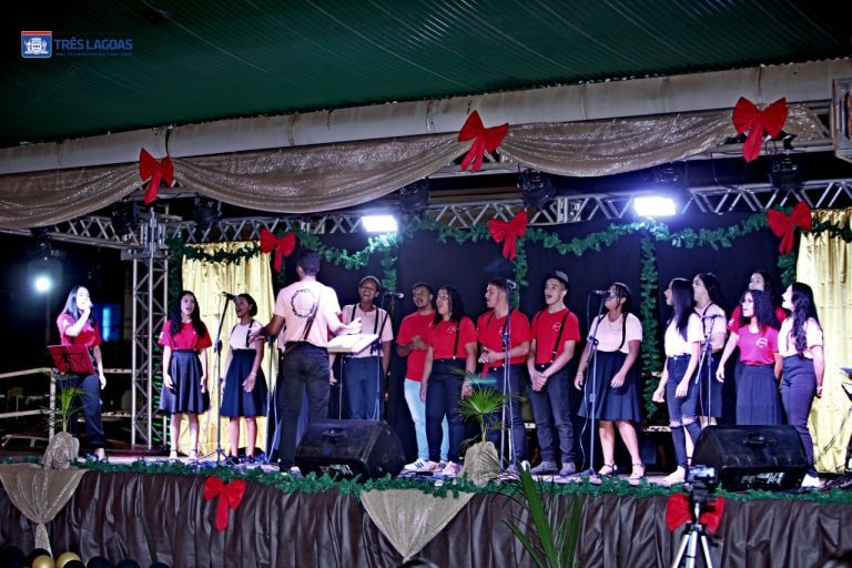 SERENATA DE NATAL –  Espetáculo de dança e muita música com shows do quarteto musical e projeto municipal são as atrações desta quarta-feira (21)