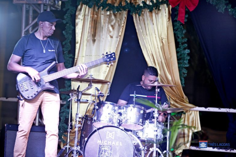 SERENATA DE NATAL –  Espetáculo de dança e muita música com shows do quarteto musical e projeto municipal são as atrações desta quarta-feira (21)