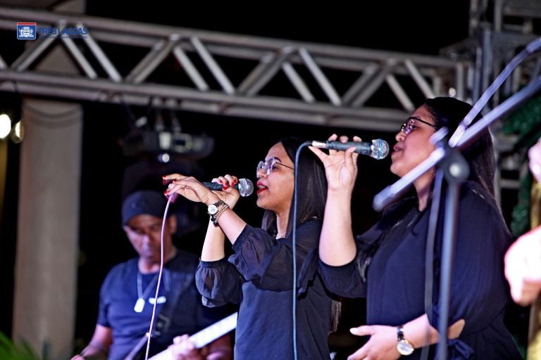 SERENATA DE NATAL –  Espetáculo de dança e muita música com shows do quarteto musical e projeto municipal são as atrações desta quarta-feira (21)