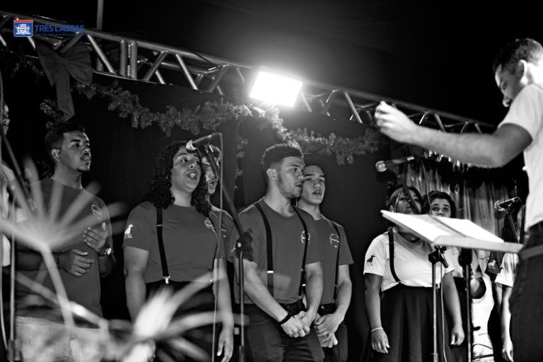 SERENATA DE NATAL –  Espetáculo de dança e muita música com shows do quarteto musical e projeto municipal são as atrações desta quarta-feira (21)