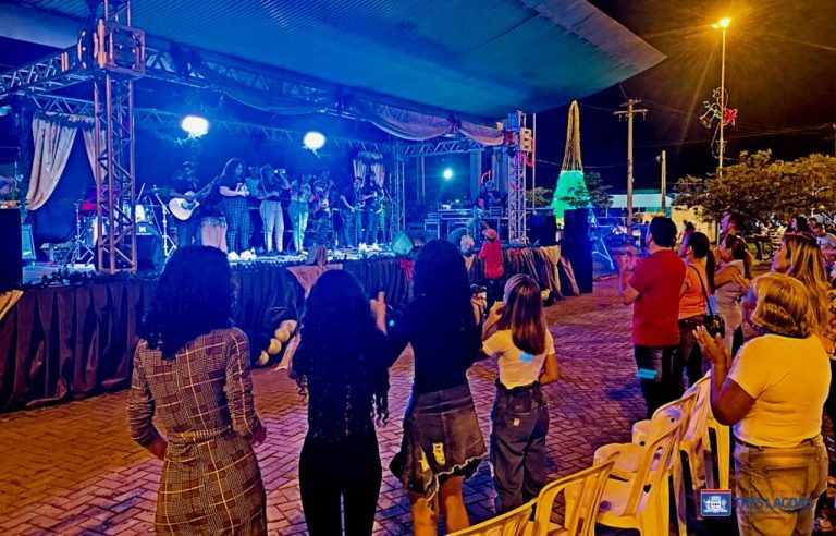 SERENATA DE NATAL –  Espetáculo de dança e muita música com shows do quarteto musical e projeto municipal são as atrações desta quarta-feira (21)