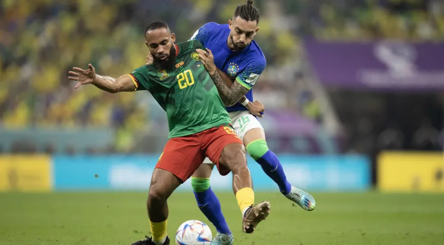 Com reservas, Brasil perde para Camarões, mas se classifica em primeiro lugar