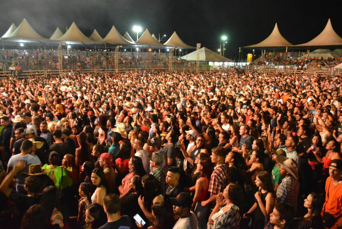 <strong>Bata Fest Rodeio supera expectativa de público em Bataguassu; Evento contou com atrações gratuitas</strong> <strong>Bata Fest Rodeio supera expectativa de público em Bataguassu; Evento contou com atrações gratuitas</strong>