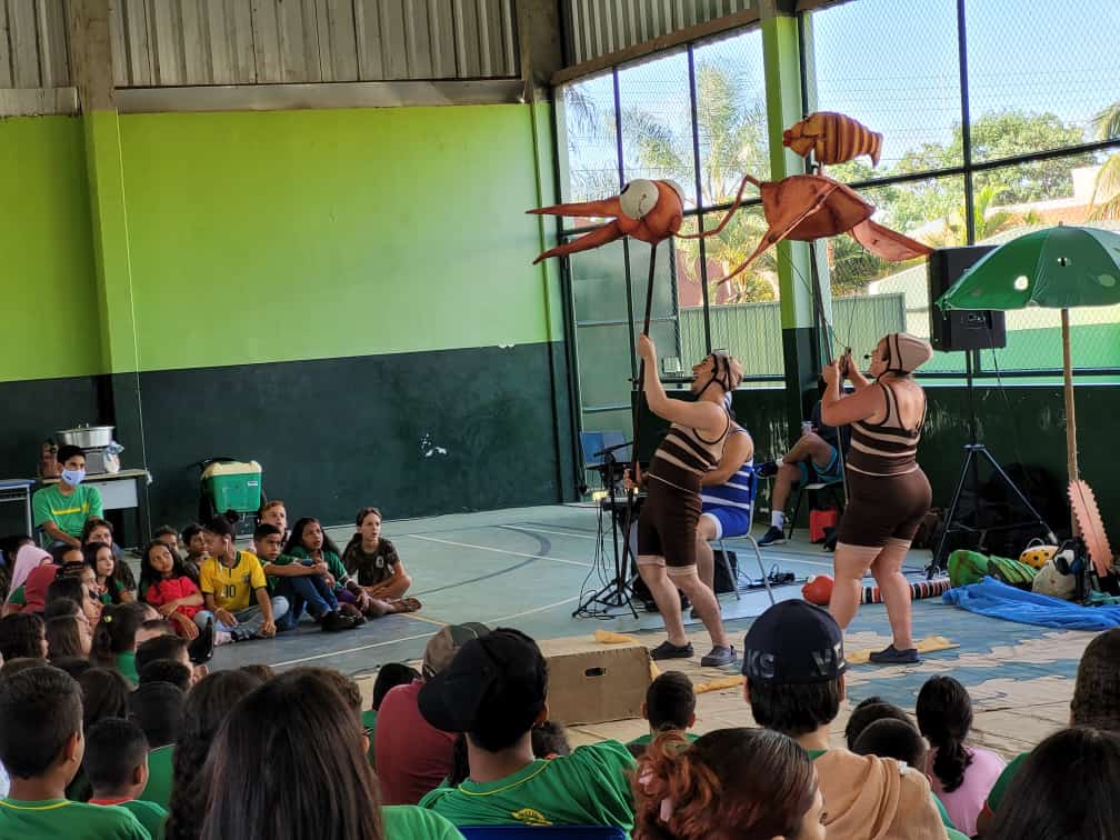 <strong>Espetáculo teatral “Navegantes” busca estimular conscientização ambiental entre estudantes em Bataguassu</strong> <strong>Espetáculo teatral “Navegantes” busca estimular conscientização ambiental entre estudantes em Bataguassu</strong>