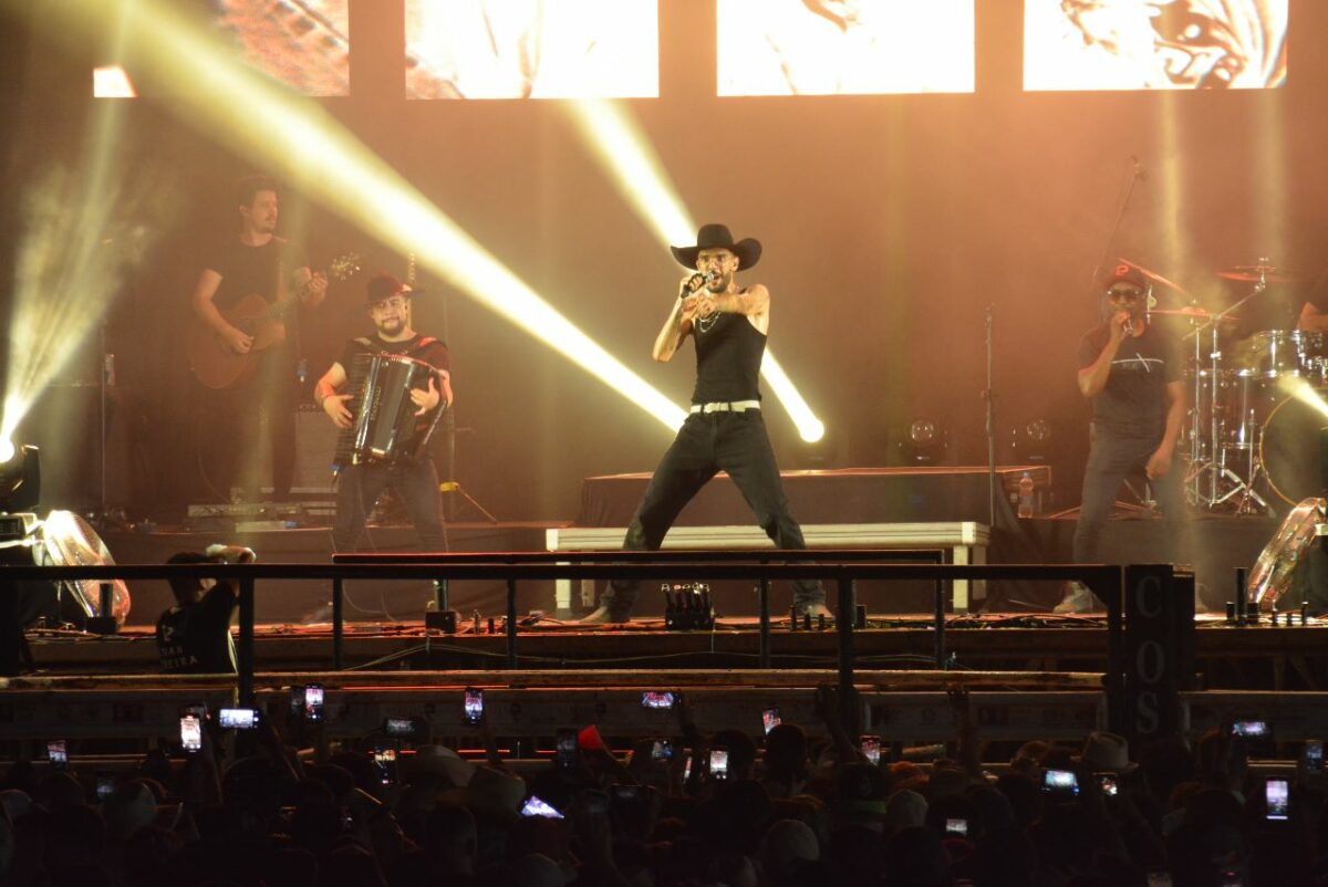 Com sucessos, Luan Pereira abre grade de shows do 1º Bata Fest Rodeio Com sucessos, Luan Pereira abre grade de shows do 1º Bata Fest Rodeio