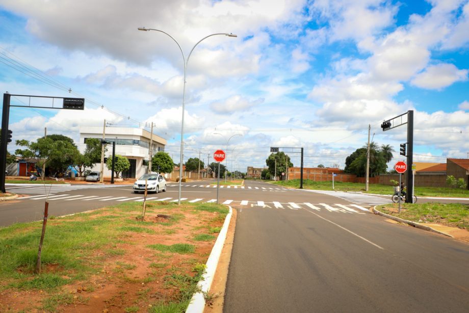 Semáforos da Avenida Baldomero Leituga com Eloy Chaves e Filinto Müller começaram a operar nesta terça-feira (20) Semáforos da Avenida Baldomero Leituga com Eloy Chaves e Filinto Müller começaram a operar nesta terça-feira (20)
