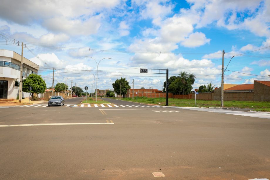 Semáforos da Avenida Baldomero Leituga com Eloy Chaves e Filinto Müller começaram a operar nesta terça-feira (20) Semáforos da Avenida Baldomero Leituga com Eloy Chaves e Filinto Müller começaram a operar nesta terça-feira (20)